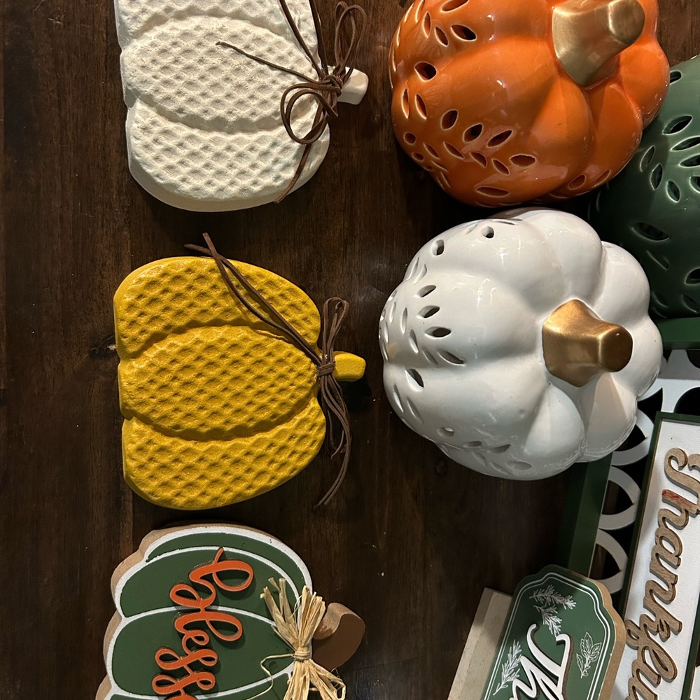 Fall Decor Lot - Picture 3 of 5